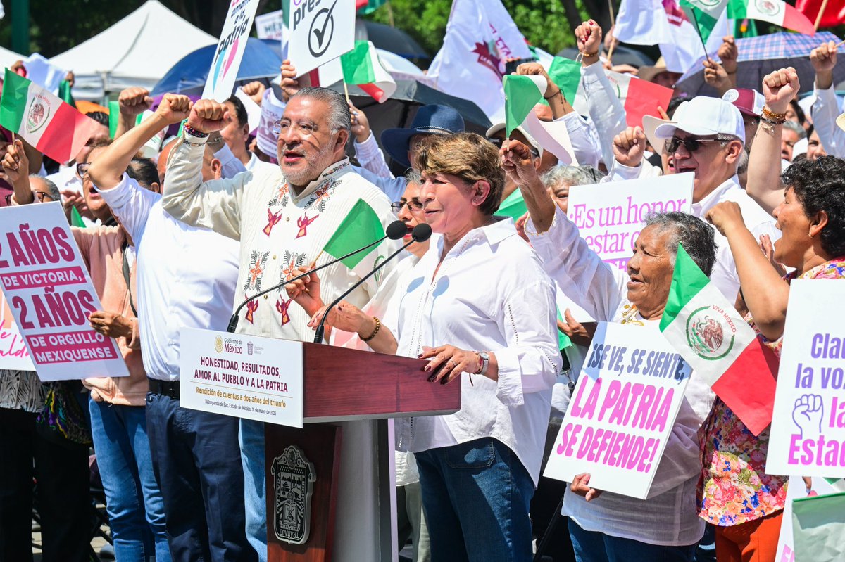 MazoyJulian's tweet photo. 🚨 IMPRESIONANTE EL EDOMEX 🚨

La capacidad de movilización de @delfinagomeza y @horacioduarteo no tiene igual en el país. 

75,000 personas se juntaron en Tlanepantla para el ejercicio de rendición de cuentas de la Presidenta @Claudiashein. https://t.co/GdMIwTQBWz