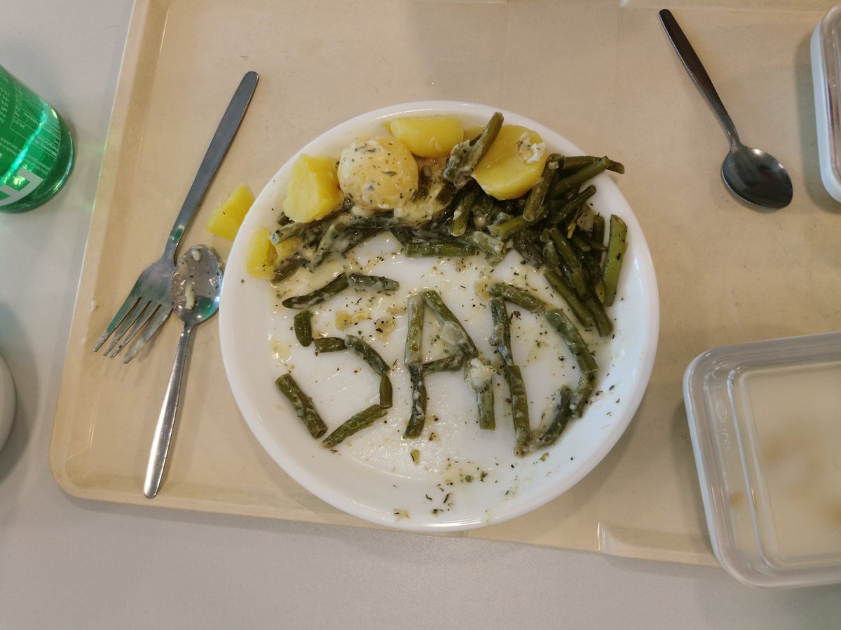 cl0w0b's tweet photo. Food was so disappointing, I needed to give them a message https://t.co/rZyiegBCgN