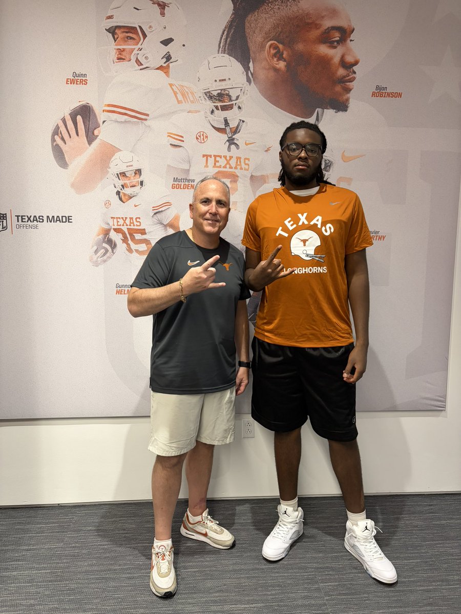 Ty_Winn09's tweet photo. #AGTG🙏🏽

After an incredible visit and invite only elite camp to Austin TX, I am extremely blessed and honored to receive a committable offer from The University of Texas! 🤘🏽🧡 Thank you Coach Flood for everything today 🙏🏽 #HookEm 🤘🏽🤘🏽🤘🏽🔥

@KJJFlood @CoachZoloty @CoachSark @ChadSimmons_ @adamgorney @TomLoy247 @BrianDohn247 @CJVogel_OTF @ontexasfootball @Horns247 @Jackmuldoon75 @KPM1192 @josht_coach @InsideTexas @TFloss32 @MikeRoach247