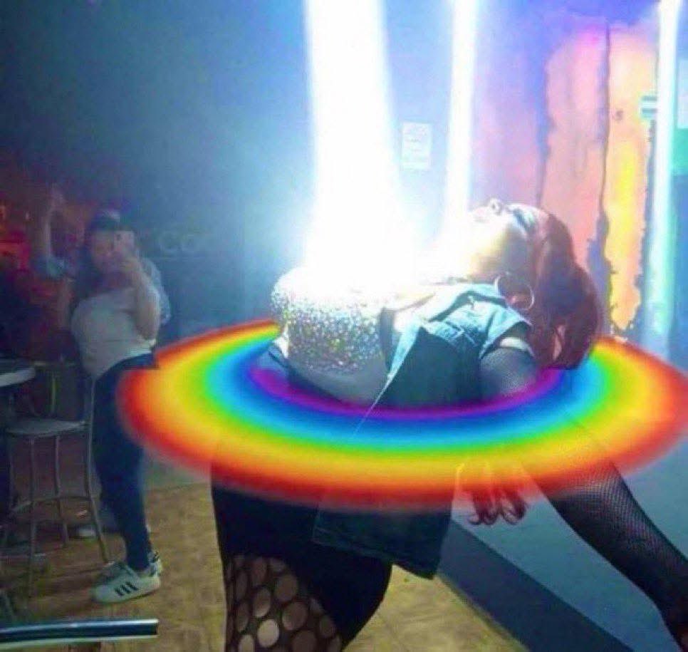 gaygirldiaries's tweet photo. gays tonight at 11:59pm: https://t.co/DW0sbQQ8DQ