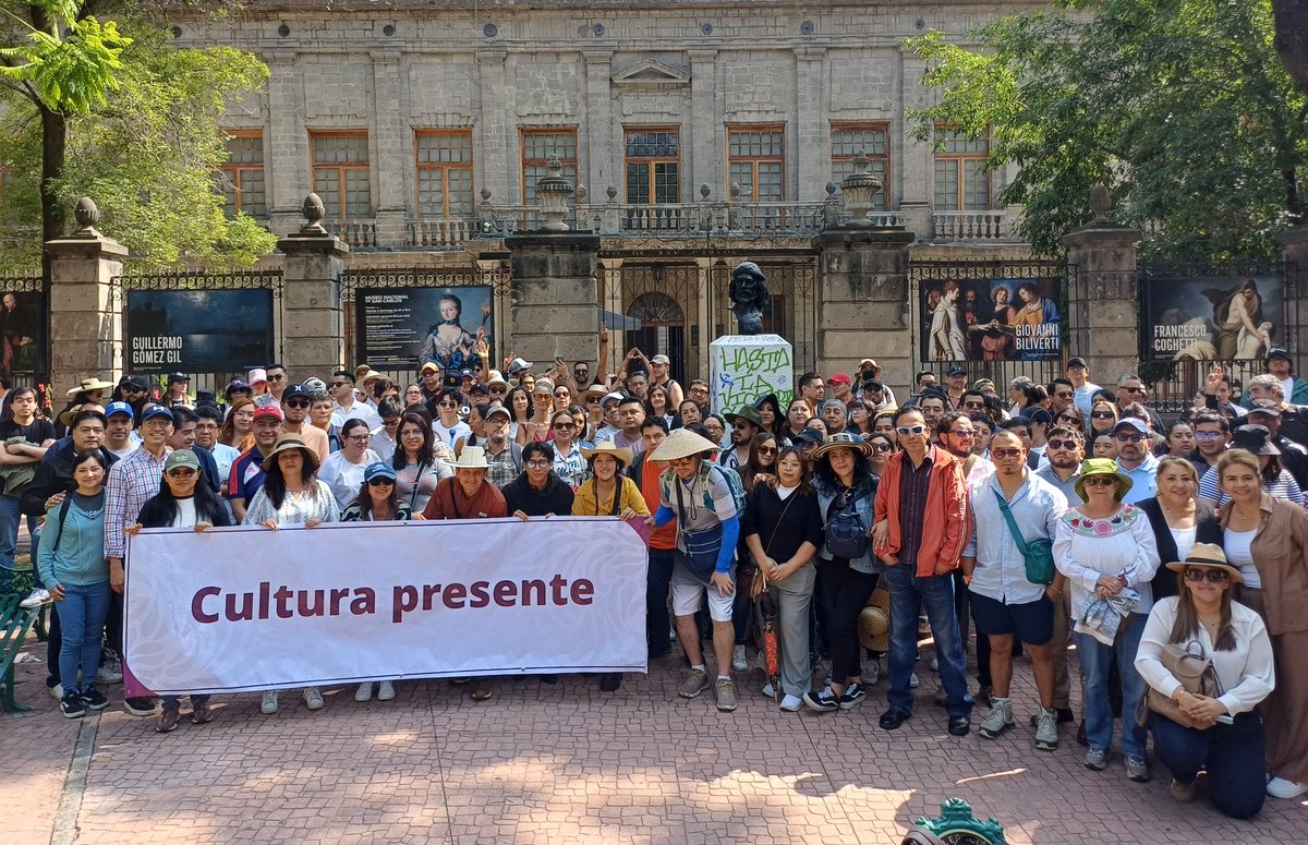 diegomatz's tweet photo. @cultura_mx presente en el 2° informe de nuestra presidenta, la Dra. @Claudiashein 

Seguimos caminando juntos para avanzar con el 2° piso de la 4T 🫡

#ClaudiaDaResultados #ClaudiaPresidentaDeMéxico https://t.co/Y8h9kFo0yQ