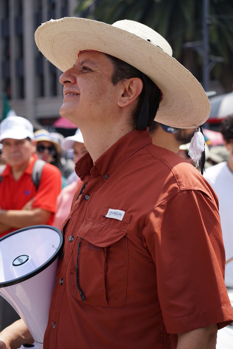 diegomatz's tweet photo. @cultura_mx presente en el 2° informe de nuestra presidenta, la Dra. @Claudiashein 

Seguimos caminando juntos para avanzar con el 2° piso de la 4T 🫡

#ClaudiaDaResultados #ClaudiaPresidentaDeMéxico https://t.co/Y8h9kFo0yQ