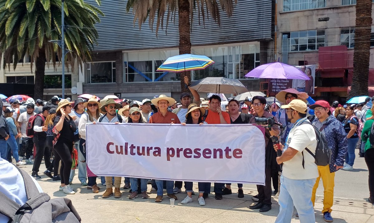 diegomatz's tweet photo. @cultura_mx presente en el 2° informe de nuestra presidenta, la Dra. @Claudiashein 

Seguimos caminando juntos para avanzar con el 2° piso de la 4T 🫡

#ClaudiaDaResultados #ClaudiaPresidentaDeMéxico https://t.co/Y8h9kFo0yQ