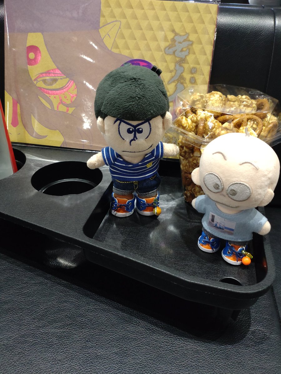 mesomatuko's tweet photo. 昨日までネタバレ🙅‍♀️だったらしく💦再📮
昨日は3部作の最後の🎦見に行って来ました😌
松的に言うと声優さんがおそ松からチョロ松に変わって、一松、トド松が参加して、結局おそ松も参加するんかーい🫨って感じでした😶‍🌫️
最後なので、ストーリー大分詰め込んだ感が強かったです🫠 https://t.co/0luXRFAvCW
