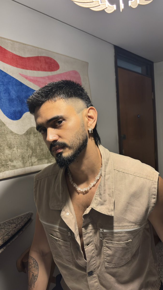simmasboteesse's tweet photo. Meu corte de cabelo novo tá um must https://t.co/eMt10XEUnO