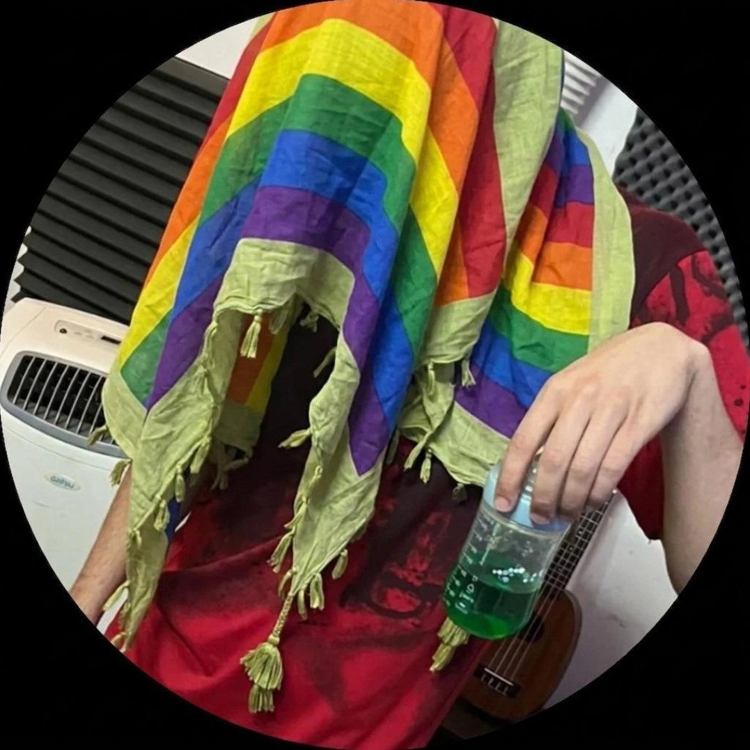vlaaaadyss's tweet photo. #NewProfilePic

Feliz orgullo https://t.co/zxkcqVR6C0