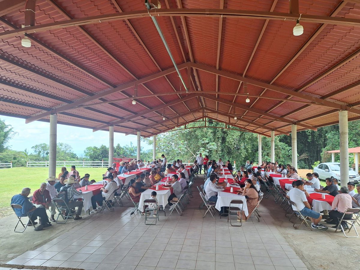 PRIdePUEBLA's tweet photo. La Sierra Nororiental fue escenario de un gran evento que reafirma que el PRI Puebla sigue creciendo con organización, compromiso y cercanía con la gente. 💪🏼❤️

#PRIPuebla #MásFuertesQueNunca https://t.co/7XHsa3KlWT