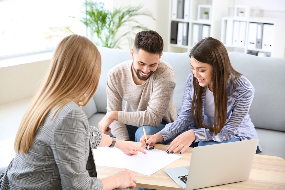 AthensTXRealtor's tweet photo. Deciphering the Details: What Your Listing Agreement Means https://t.co/mnH72tT8cv https://t.co/kYomTt9Erv
