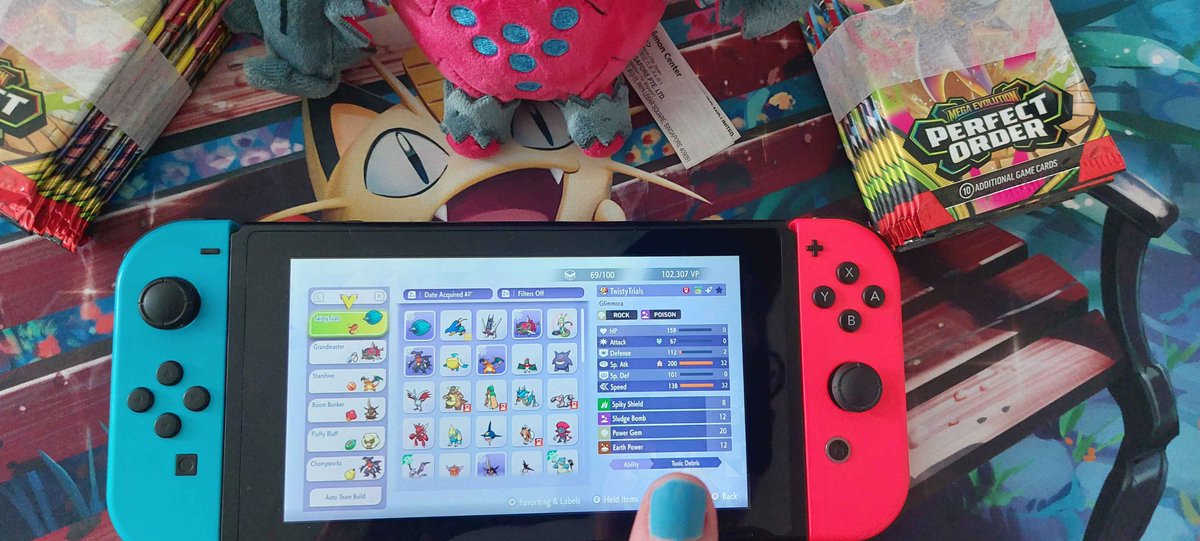 Roundybout's tweet photo. 8-4 at Indy this year. I love nothing more than gatekeeping this city.

Thanks to bagel, Char, @arcanigon , and @zspit16 for help building the team. 

Thanks to my partner for giving me shiny Glim nails and having good taste in favorite Pokemon🦈

This is a top80bascmoment https://t.co/nleaqIIGFk