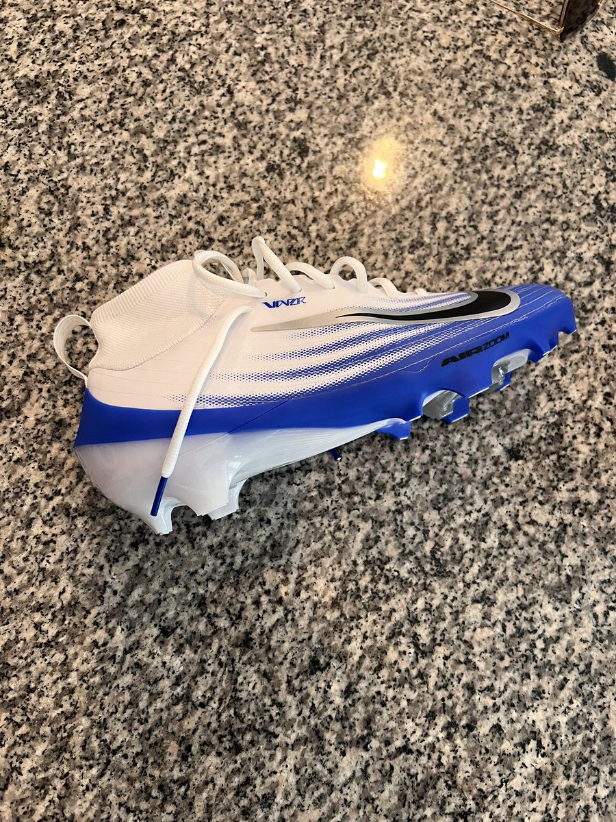 EASneyrey's tweet photo. Got my son some new grips for football. Can’t believe my little dude is going to be a freshman. Time flies. Days are long but the weeks and months are short. https://t.co/JlDhSrpd8D