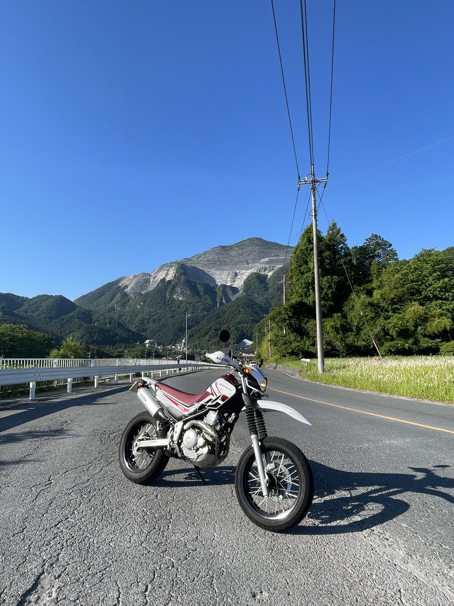80Atsu's tweet photo. おはようございます‼️
😃
今日は次男坊の誕生日🎂＆私の結婚記念日🎉で
仕事休みを取りました👍

そして早朝から、おっさんはセロー250で100キロ程お散歩してきました✌️✌️ https://t.co/xRlEKqSmtP