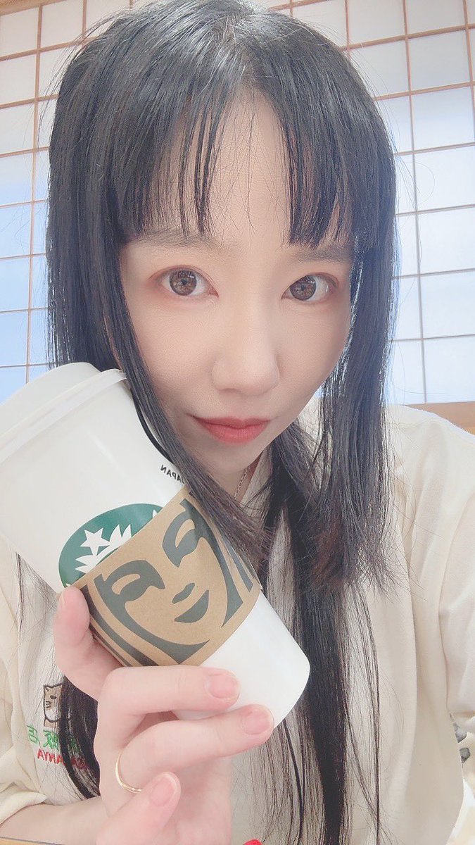 tsugumin1101's tweet photo. おはようございます(*ｐω-)｡O゜

今日から6月ですね〜！✨

#すくらっちながれ星 #ながれ星 #劇団すくらっち #小劇場 #舞台 #演劇

9月のミュージカルや他の出演公演も動き始めてきて、うれしい悲鳴が…普通の悲鳴も上がってますw

ながれ星の方もそろそろ衣装を探さねば！ということで今、いろいろ悩み中です😂

いつも温かいいいねやRTをくださって本当にうれしいです🙏  
ありがとうございます！

『ながれ星』の詳細は固定ポストにありますので、よかったら覗いてみてくださいね。

劇団すくらっち 第39回公演『ながれ星』