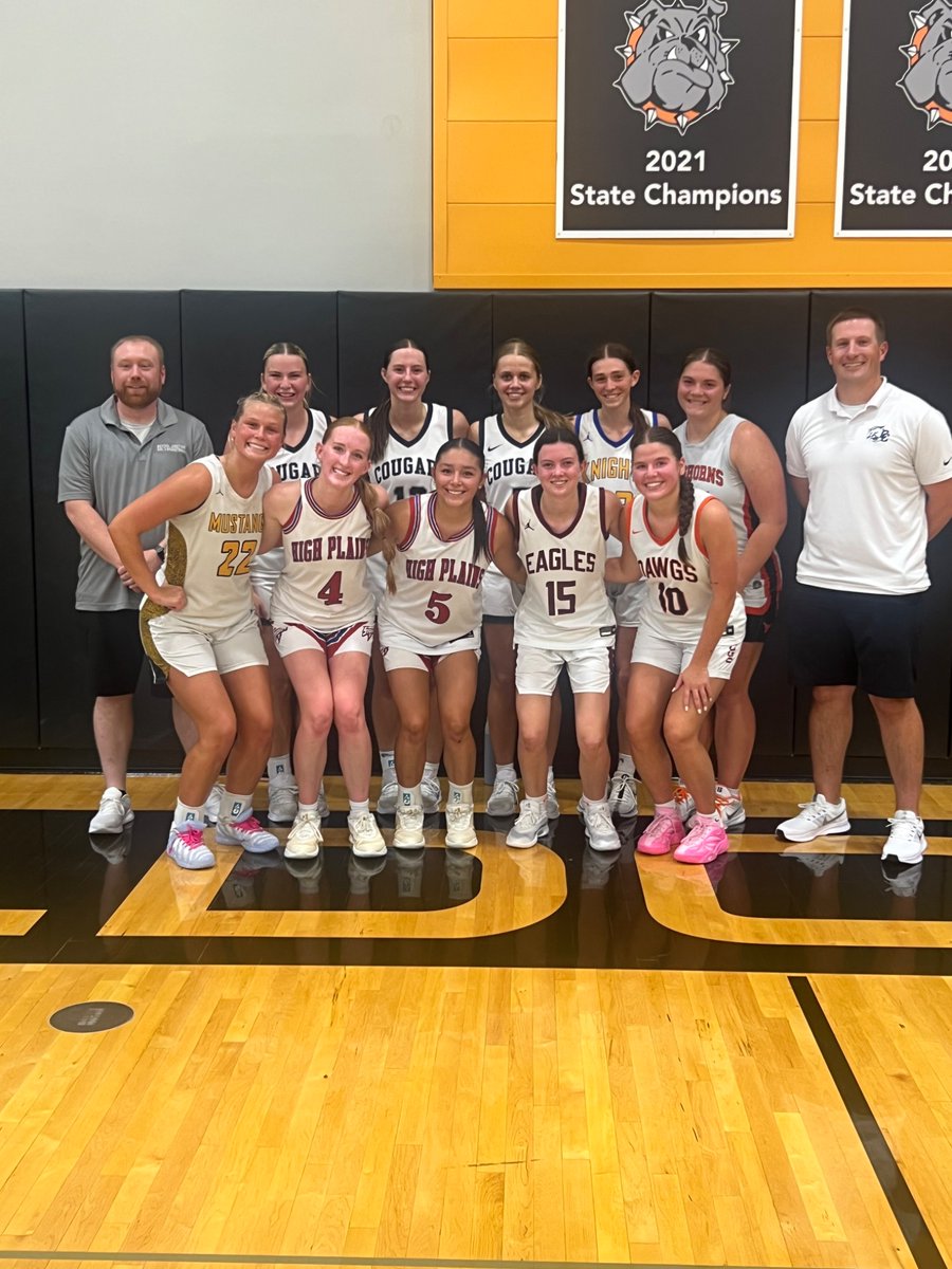 MitchBoshart4's tweet photo. We’ve got some good kids in the CRC, and it’s always fun to be able to get them on the floor playing together instead of against each other! They were a fun group, and I’m glad for the opportunity to coach our three CC seniors and send them off winners one more time! https://t.co/JFnQm7HW3e