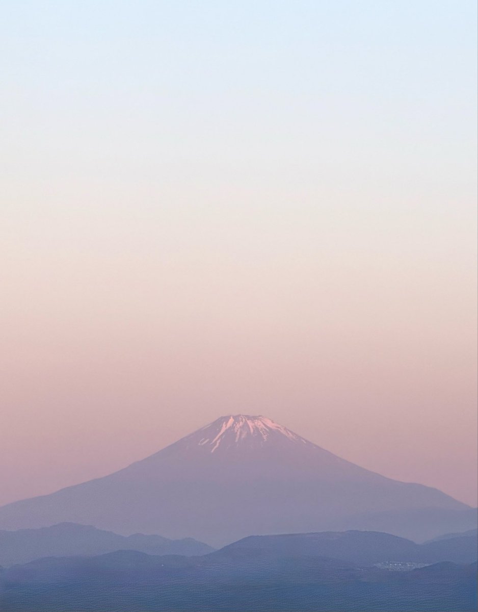 VS7msFbctBNdksq's tweet photo. 今朝の朝焼け富士山🗻✨ https://t.co/CC6VvvYblP