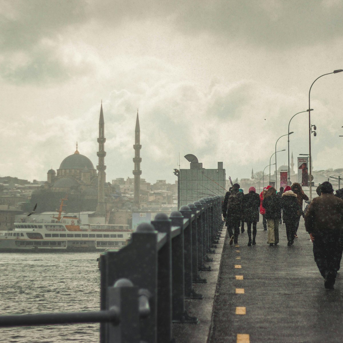 pusholder's tweet photo. Haziran ayının ilk haftasında Türkiye genelinde yağışlı havaların etkili olması bekleniyor. https://t.co/JwwSG7jRsx