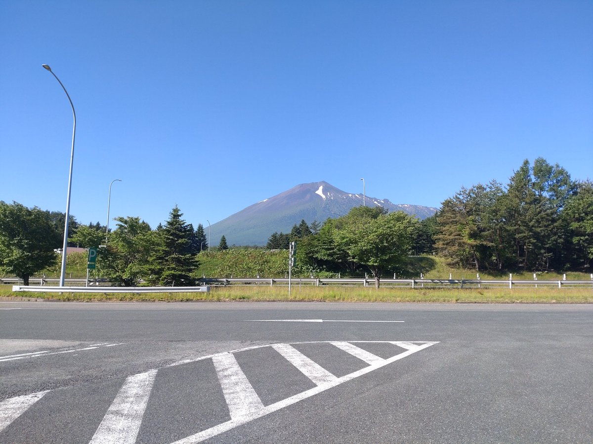 kimura_kss's tweet photo. 今日は岩手山が良く見える😄 https://t.co/il8IYckaTl