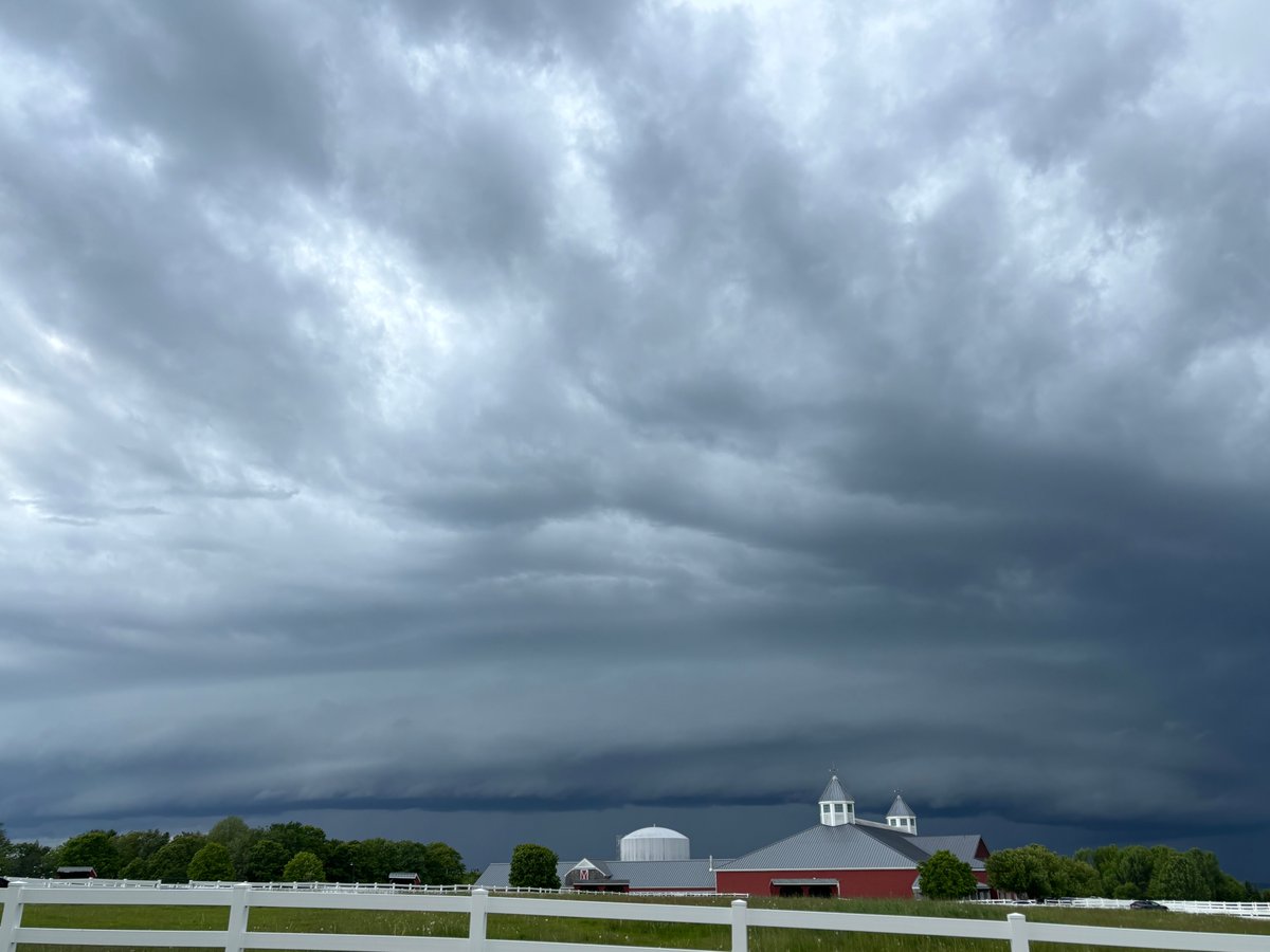 NWSGray's tweet photo. A thunderstorm produced pea-sized hail at our office in the past hour. Today's storms have been fueled by abnormally cold air aloft. #nhwx #mewx https://t.co/KtokRsUTV0
