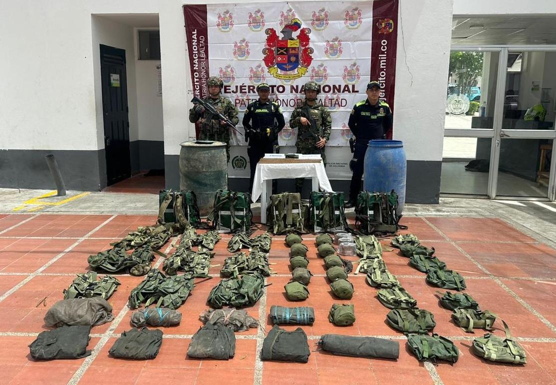 Ejercito_Div5's tweet photo. #ContundeciaOperacional | Ejército Nacional ubica depósito ilegal del GAO-r Frente Joaquín González en zona rural de Rovira.
🔗https://t.co/NbNwmJKcKJ https://t.co/VCVexwRpBw