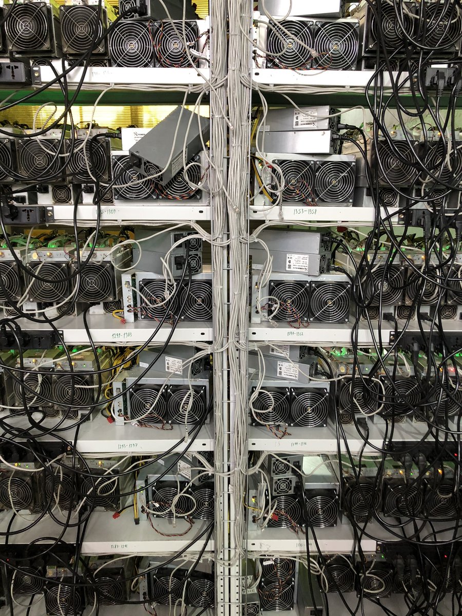 pgrache's tweet photo. @MichaelDell @nvidia @Dell @CoreWeave Hey there, gorgeous! https://t.co/f0knZwnX1v