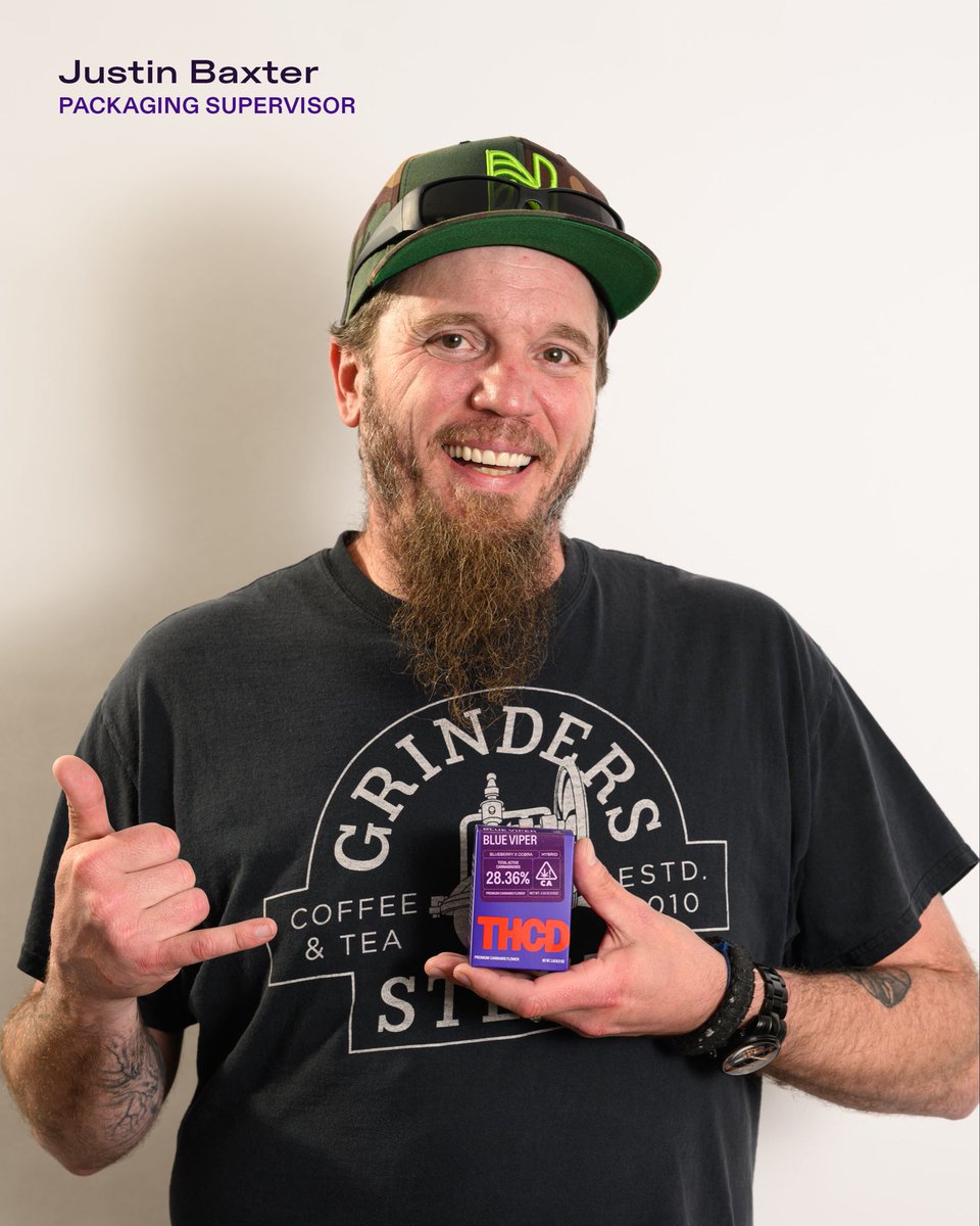 _THCDesign's tweet photo. Happy National Smile Day 😄 The people behind THC Design are what make us smile. From cultivation to packaging to fulfillment, this team brings the passion, care, and hard work that goes into every jar, bag, and pre-roll. 💜 https://t.co/02L2OG95rY