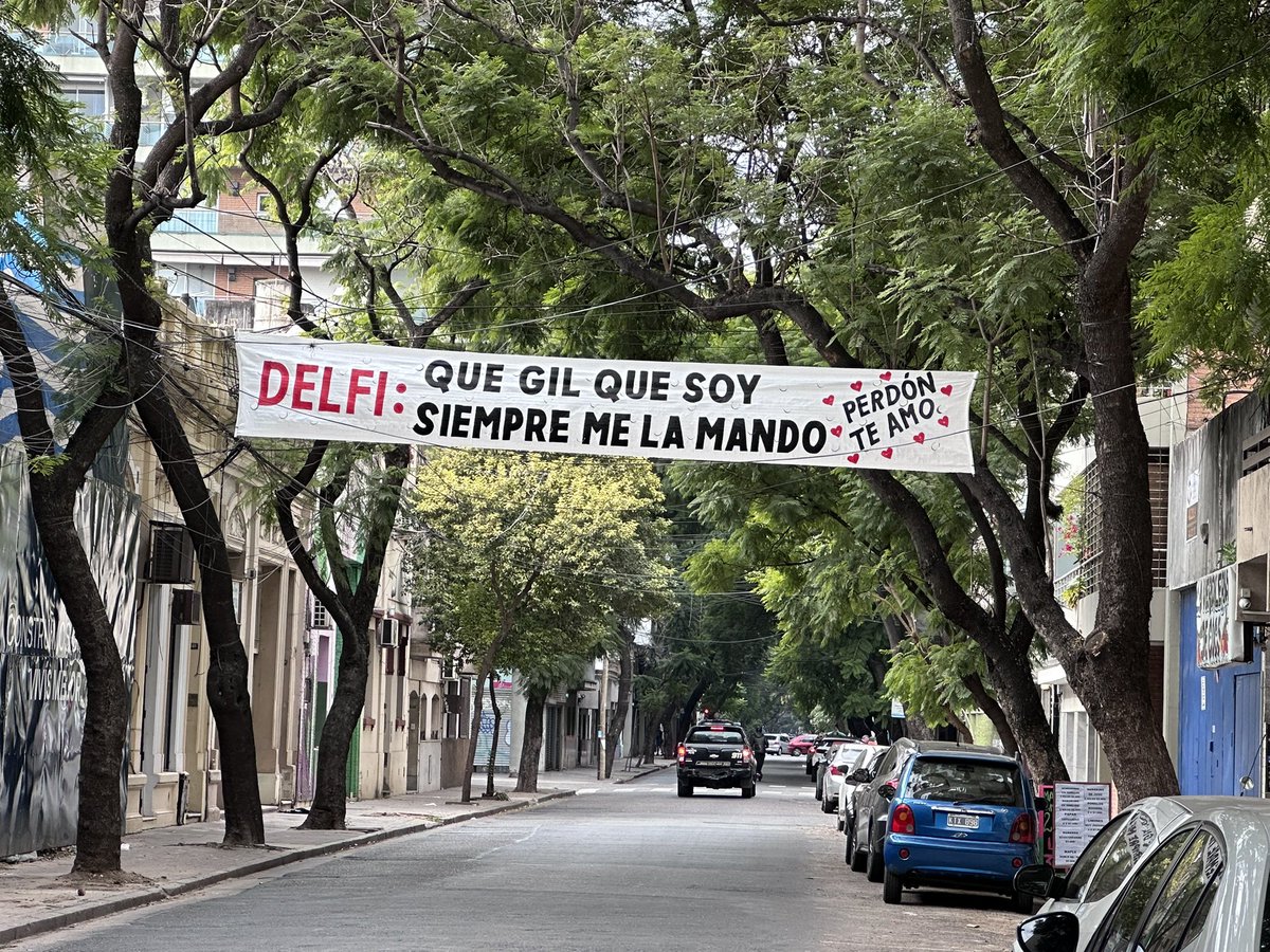 indioluque's tweet photo. Doble estocada: primero se la mandó y después enteró a todo el barrio #TodosConDelfi

(Esto con @CaroLabayru no pasaba) https://t.co/haAcgNnEpn