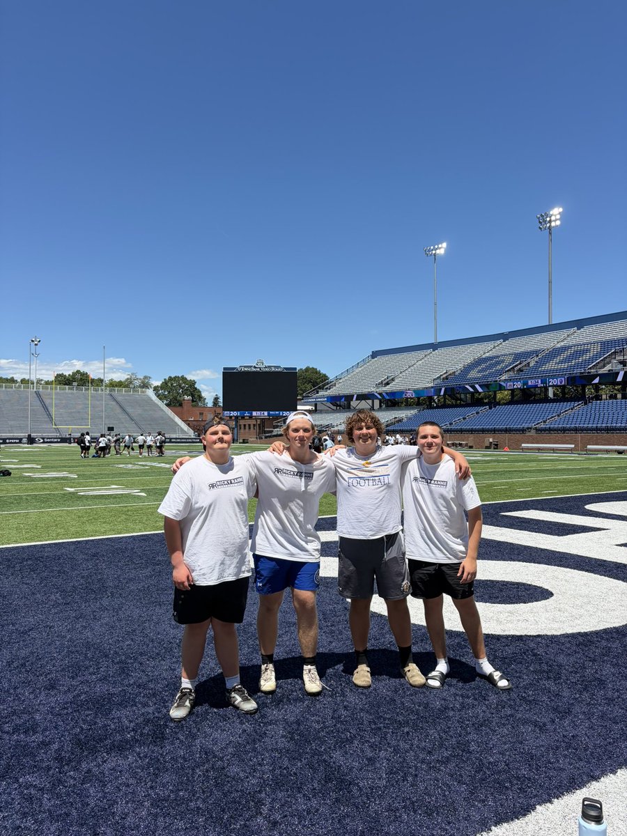 BigO1005's tweet photo. Great day @ODUFootball camp was so good and @CoachPhil_ODU is an awesome Oline coach. Thanks all the coaches and @RickyRahne for the great experience today. Get better each day!  #Gomonarchs @CoachDuncanNSA https://t.co/VzfN4Nba0g