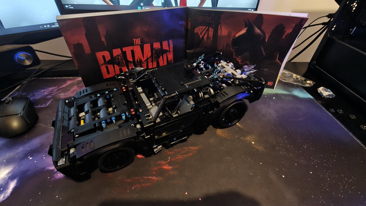 HellMonkey88's tweet photo. 2 years later and I've finally finished this Lego build 🦇 https://t.co/pjdgvBUj8r