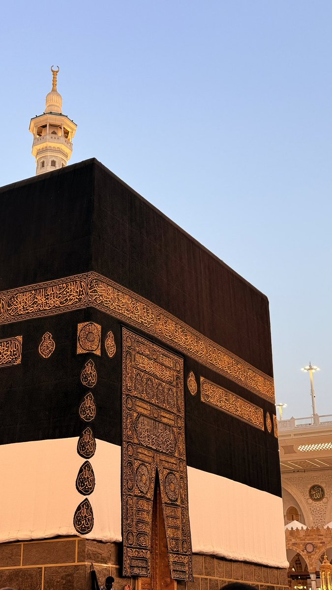 s0ar7's tweet photo. وتظن أنّك ذهبت إليه بإرادتك
لكنه هو من اصطفاك للقائِه❤️‍🩹 https://t.co/0y3ZcGrNTf