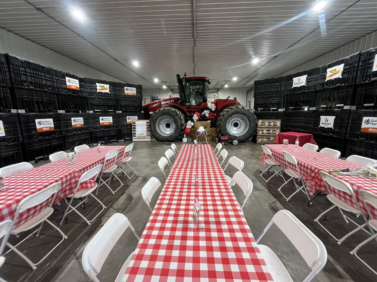 JustNCas3's tweet photo. My wife usually goes all out for any party or event and she made it happen for my son’s first birthday. Happy birthday Henry! https://t.co/yD8lQALiep