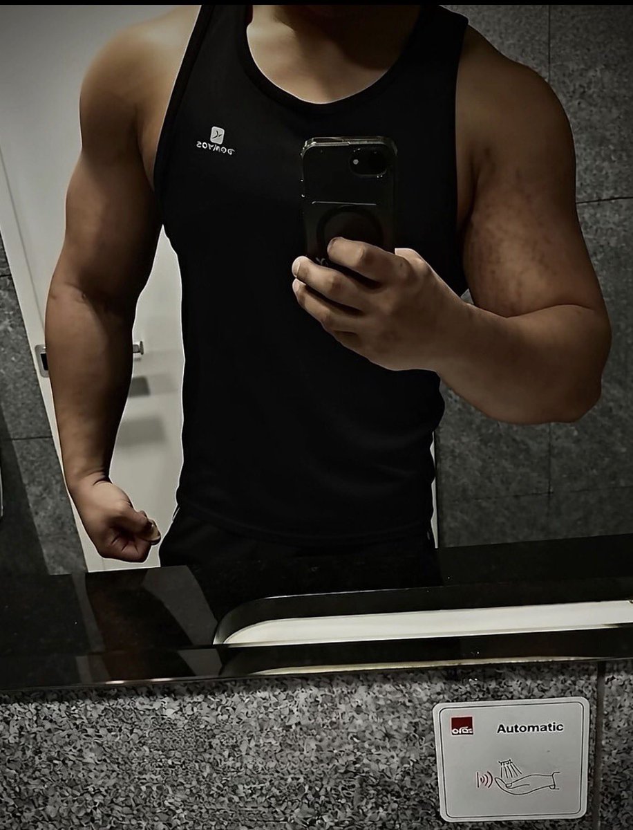 hustleonpoint's tweet photo. I spend all of my devex money on  bodybuilding #RobloxDev #Roblox #ROBLOX https://t.co/FMLOLU1NU4