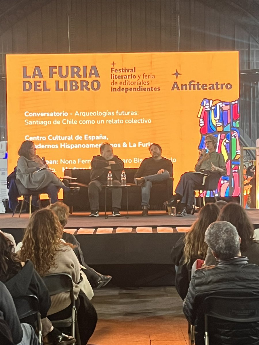 Mardues21's tweet photo. Su vuelta el finde por La Furia del Libro, que buen espacio, diversas editoriales independientes, entrada liberada y harta gente @lafuriadellibro https://t.co/hXo2NVKVQM