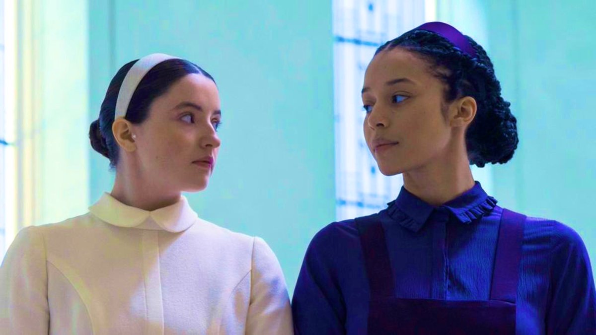 handmaidsfans's tweet photo. One thing I love most about this finale is the transition from bright &amp; optimistic colour grading on-screen in The Testaments to the bleak, grey-ish, hazy tones from The Handmaid’s Tale that we are used to. The rose-coloured glasses have come off, the illusion has been shattered. https://t.co/S9V5VSqJP3