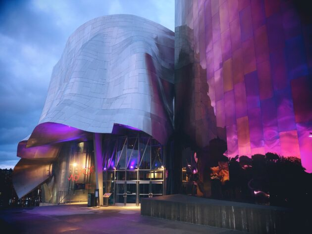 helloellesutton's tweet photo. Time Together: Seattle 

Here’s the plan: we dive headfirst into the Museum of Pop Culture, geeking out over music legends, sci-fi worlds, and gaming nostalgia. Wandering through exhibits, swapping favorite fandoms, and letting our inner nerds shine. https://t.co/okQCxtafFT