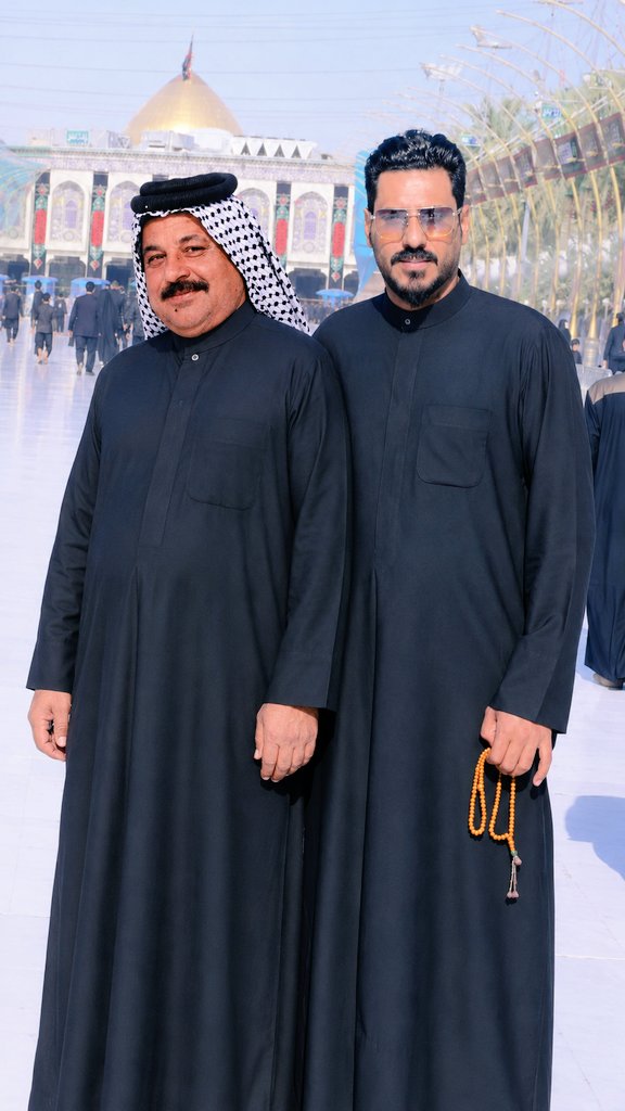 40y_ff's tweet photo. صورة ولو بالذكاء الاصطناعي تجمعني مع من فارقني من دون موعد مع والدي العزيز 💔 https://t.co/cvR1VXStTd