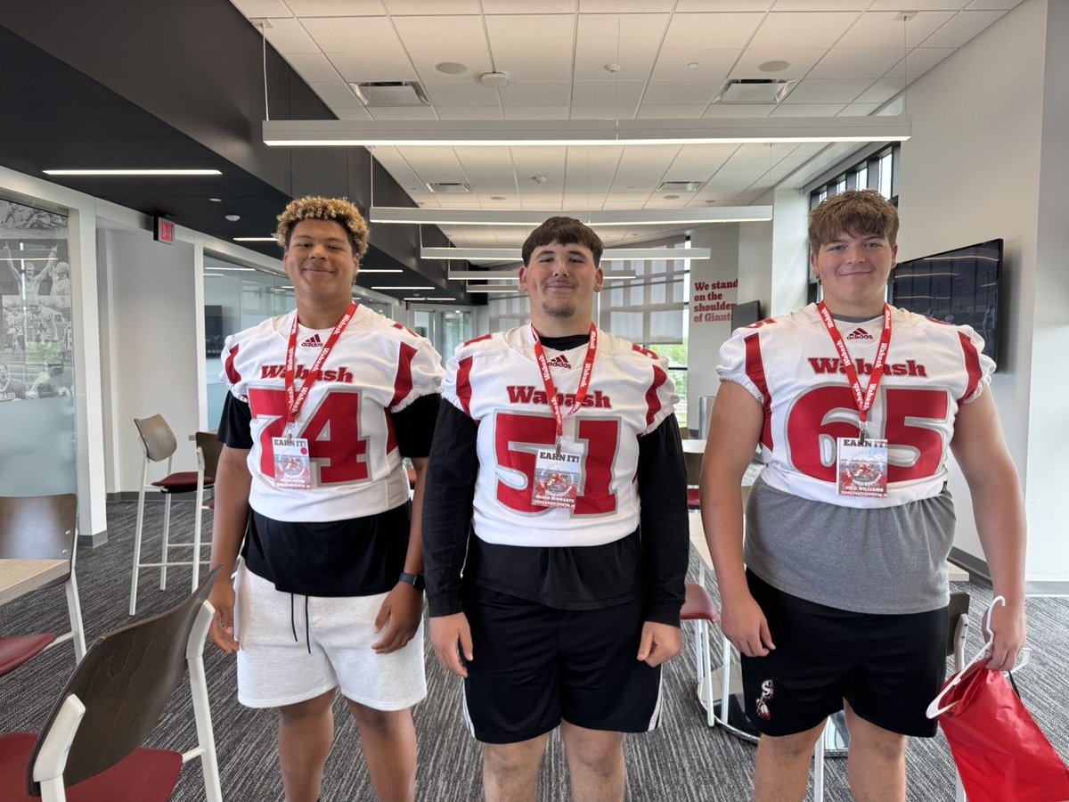 ShaunSchwa1961's tweet photo. Had a tremendous visit at @WabashFB and thank you @CoachOlmy for the invite!! Loved the campus and atmosphere and can’t wait to be back!! @THS_FBRecruits @PrepRedzoneIN @IndyWeOutHere https://t.co/QYMoCXK7PV