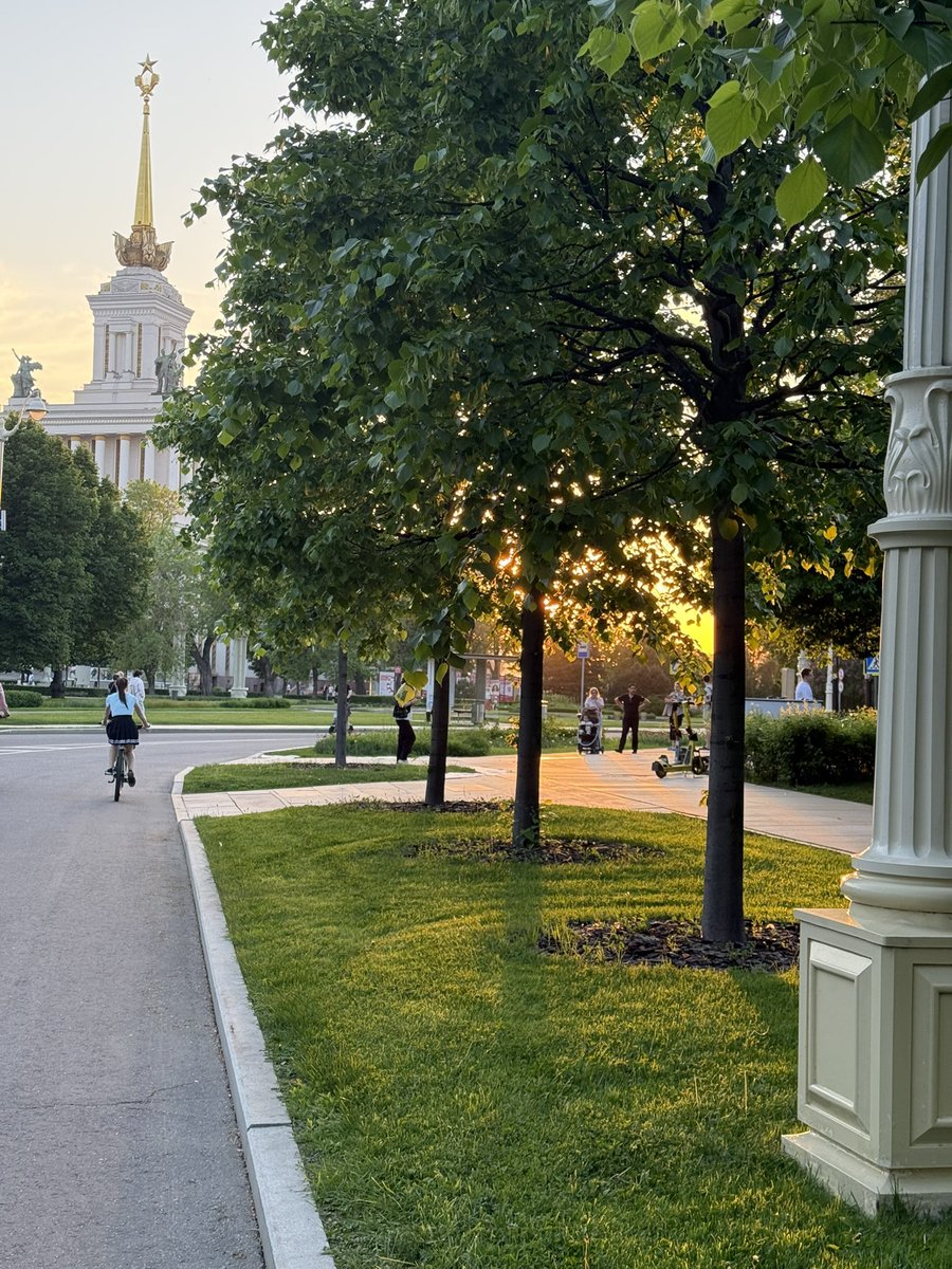 bfedrag's tweet photo. just had a beautiful 2-week trip! got inspired for new graphic design projects. it’s always good to change your location (even for a short time), visit new places and meet people https://t.co/ZPh686AWjL
