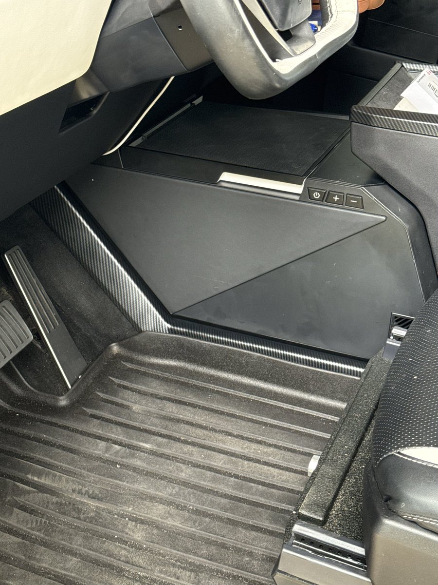 MarcusRenoStory's tweet photo. https://t.co/QLQFPGHuH6 I am absolutely loving my new refrigerator for the Cybertruck.  Can’t believe I waited this long to get one. https://t.co/hrxftzzGFE