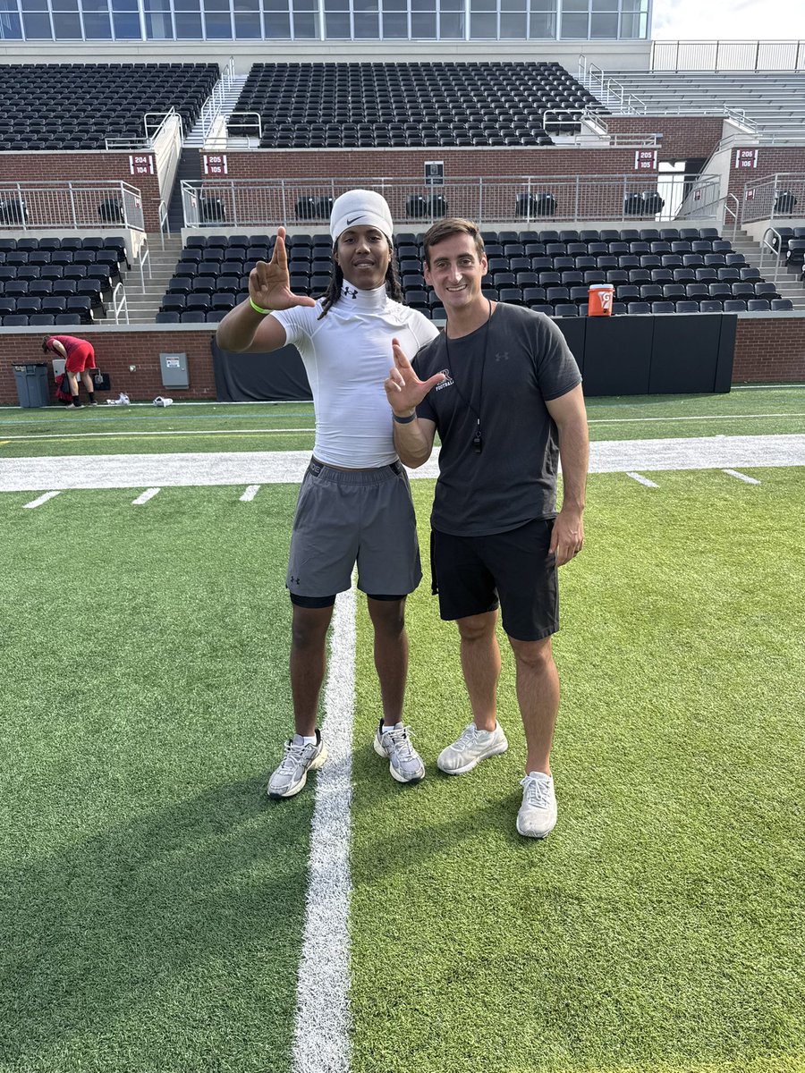 MaddoxSimmons8's tweet photo. Thank you @LRBearsFootball for having me I had a great experience learning and competing. Would love to come back in the fall!! @coachSocha @CoachSDeMeo @_Coach_Williams @jalyn_phillips @_CoachRich @CoachRice74 @T_Will3654 https://t.co/layjX5O5jv