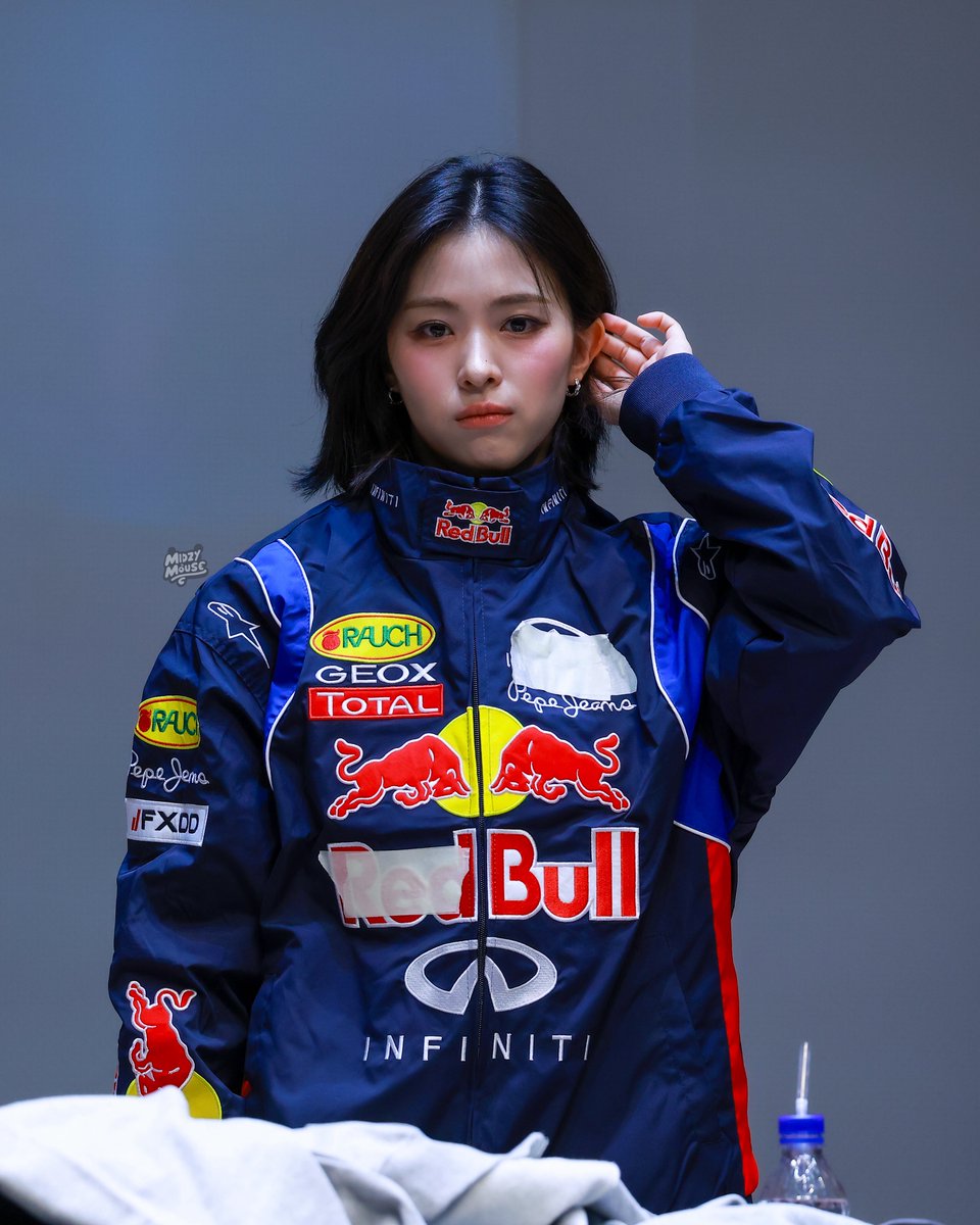 MidzyMouse's tweet photo. 260529 MP HQ🐱 (2)

타 올라타 if you wanna win it 🚙💨🏁
Let's be born ready number ones🥇🏆

#류진 #RYUJIN #있지 #ITZY 
@ITZYofficial https://t.co/ZfSMwMLwIy