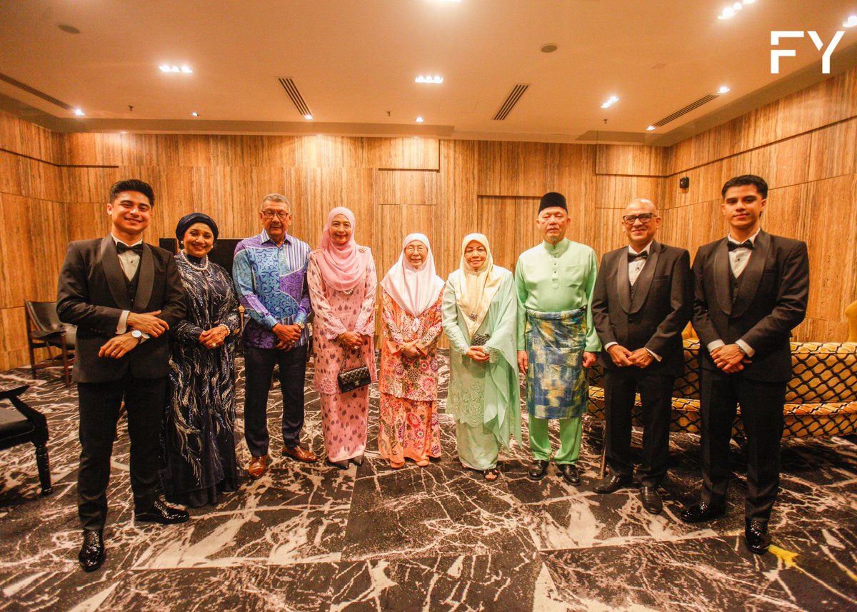 PetraJayaMP's tweet photo. Alhamdulillah dan Tahniah kepada Ketua Setiausaha Kementerian Perpaduan Negara, Dato’ Haslina binti Abdul Hamid dan suami, Mashor bin Hussin sempena majlis perkahwinan anakandanya, Yasmin Dudayeva bersama Mohd Aliff bin Mohd Zain.

Saya dan isteri mendoakan semoga keluarga pasangan mempelai dirahmati dan dilimpahi keberkatan dengan kehadiran ahli keluarga baharu yang pastinya akan mengukuhkan lagi ikatan kekeluargaan.

Semoga Allah SWT memberikan barakah kepada perkahwinan ini dan mengumpulkan pasangan pengantin sekeluarga di dalam kebaikan…Aamiin

#TPMFY 
#PETRA 
#MalaysiaMADANI 
#MADANIBekerja

Petaling Jaya l 31 Mei 2026 l Ahad