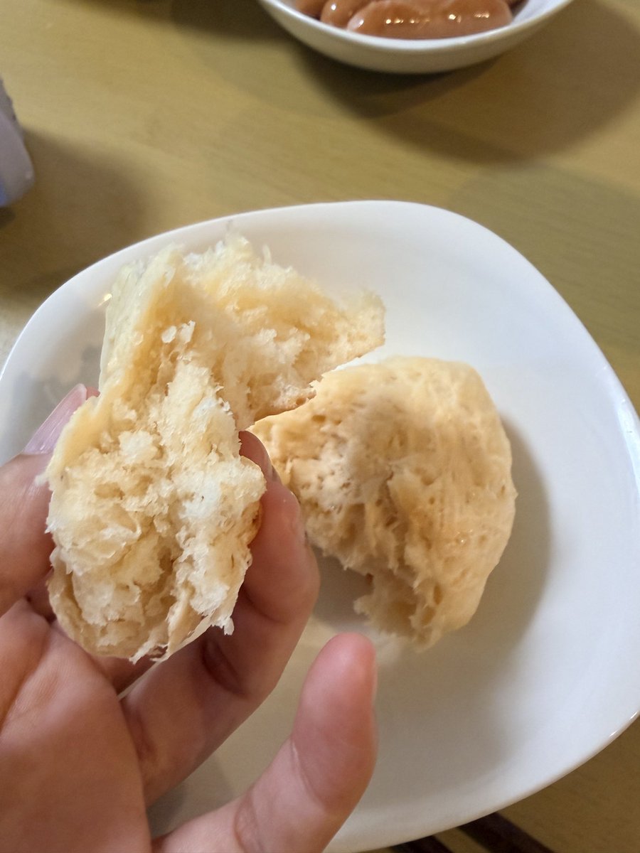ayumi_set's tweet photo. 朝からやる気満々マンで
昨晩から仕込んでいたインスタで見たパンを焼いてみた🥖

意識高い朝活だわぁ〜😌

多分次は1年後かな…w https://t.co/hJfH3tNvMg