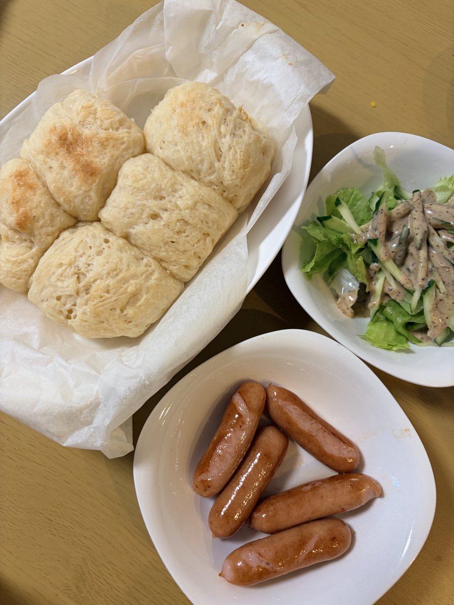 ayumi_set's tweet photo. 朝からやる気満々マンで
昨晩から仕込んでいたインスタで見たパンを焼いてみた🥖

意識高い朝活だわぁ〜😌

多分次は1年後かな…w https://t.co/hJfH3tNvMg