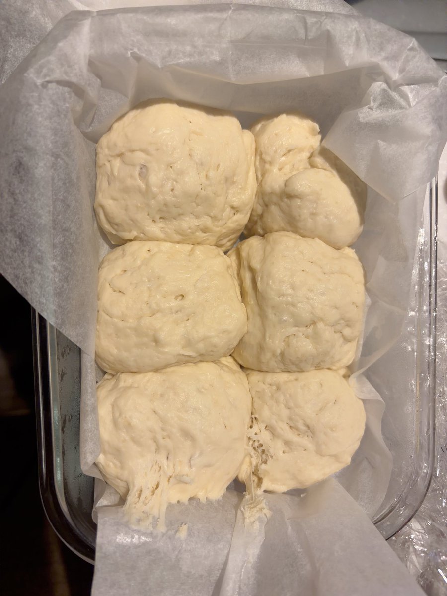 ayumi_set's tweet photo. 朝からやる気満々マンで
昨晩から仕込んでいたインスタで見たパンを焼いてみた🥖

意識高い朝活だわぁ〜😌

多分次は1年後かな…w https://t.co/hJfH3tNvMg