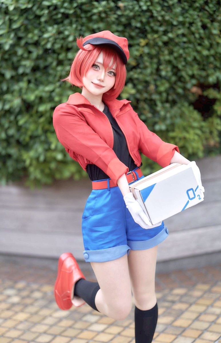 mintcosplayer's tweet photo. 酸素お届けにきました🩸✨
迷子になったら迎えにきてくれる？🥹

🩸コスプレ cosplay🩸
はたらく細胞 赤血球
#アコスタ池袋
📸@kaz36452464 https://t.co/JtigxD5adt