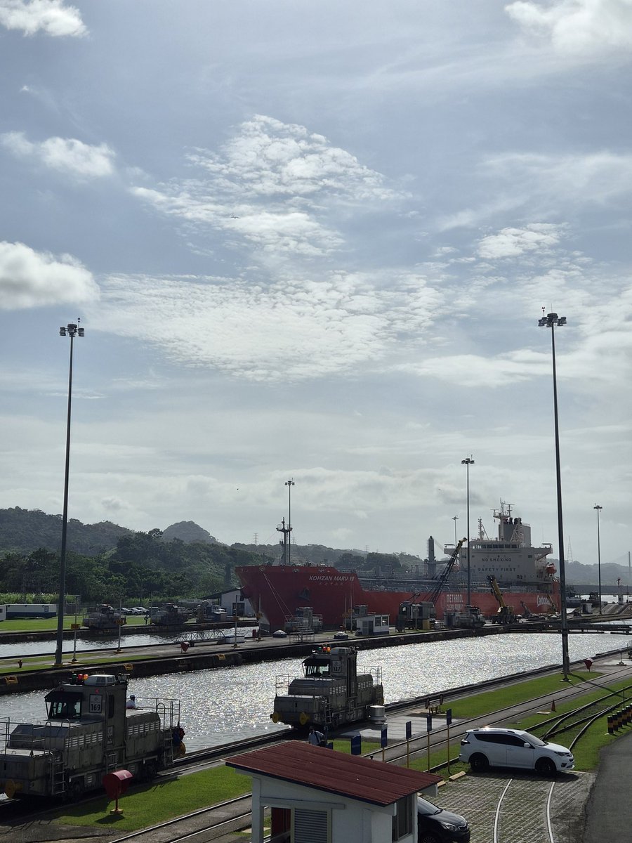 CesarOValdesP13's tweet photo. Visita al @canaldepanama con los estudiantes de movilidad intl. los cuales participaron del diplomado de Aduanas y Logística Intl. entre la Universidad Libre de Colombia, Barranquilla y la Facultad de Administración Pública https://t.co/9NrEsA26mG