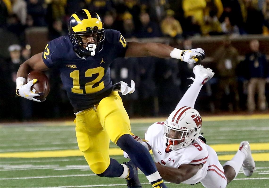 JoeReynoldsAH2's tweet photo. 🫵 On this date in 2015.... 

   Chris Evans received a scholarship offer from the University of Michigan. 

   Evans made his commitment to the Wolverines on June 6th of 2015 while attending Ben Davis High School in Indianapolis, Indiana.

〽️ 2016 - 2020 
Running Back 
#9 & 12 
@Kidnplay_abc123