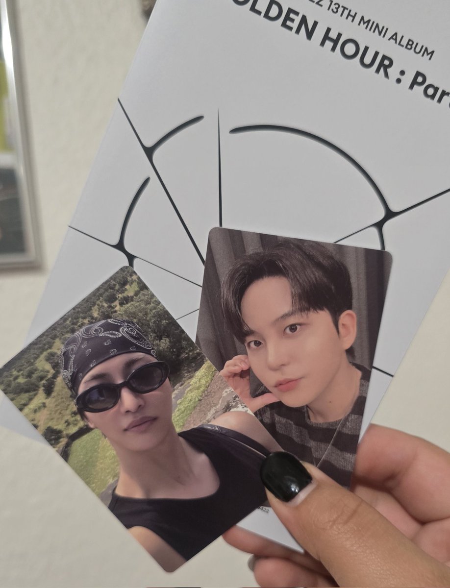 thunder_yeol's tweet photo. meu primeiro álbum do ateez 😭😭 https://t.co/vsJpLhJxdB