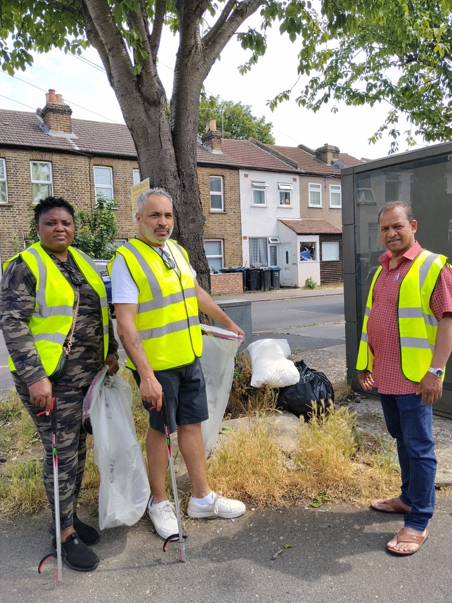 JosePiFernandes's tweet photo. 108 fly tipping incidents reported in just 5 hours (9:30am–2:30pm) by Thornton Heath newly elected Labour councillor. Illegal dumping is deeply concerning and it's fast becoming fly tipping capital within a borough already facing significant fly tipping challenges. https://t.co/BIrIsYdvhp