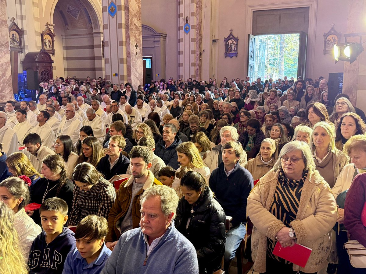 PajaroEnciso's tweet photo. En Ceremonia de celebración episcopal en  nuestras diócesis,  acompañando al nuevo Obispo Alfonso Bauer! https://t.co/SwYpeFYoj5