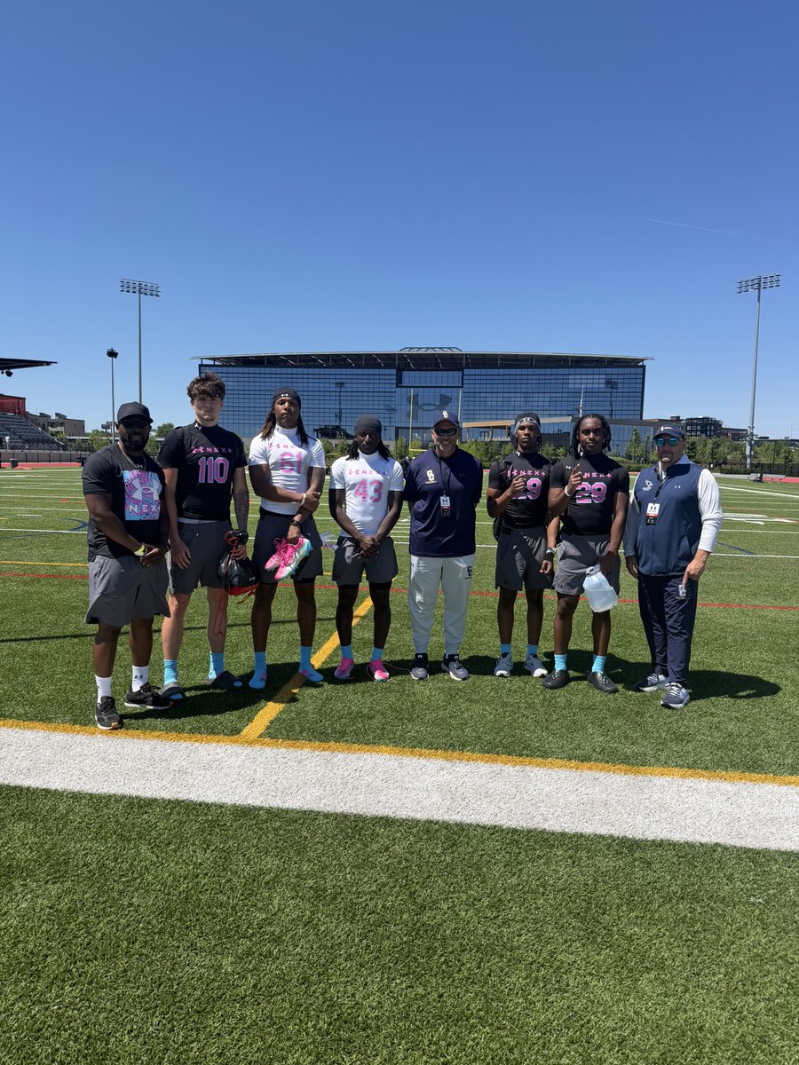 gcfootball's tweet photo. Excited to see these athletes continue to develop, compete, and represent their programs the right way. The future is bright.

#WeAreGC 

@UAFootball https://t.co/cHttxd6Uco
